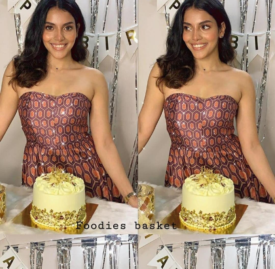 Foodie's bassket - Theme Cakes
